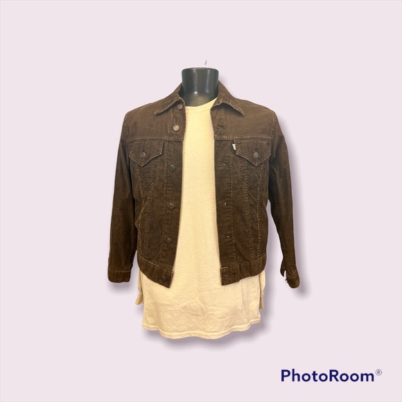 Vintage 1980s Levi’s Corduroy Trucker Type III jacket. Size 40. Medium. Brown.